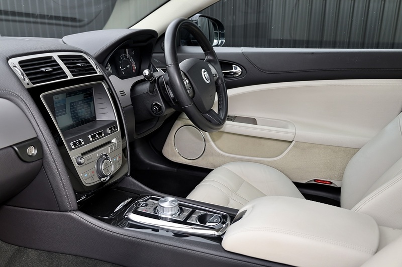 Jaguar XK 5.0 V8 1 Former Keeper + Full Service History + Beautiful Image 11