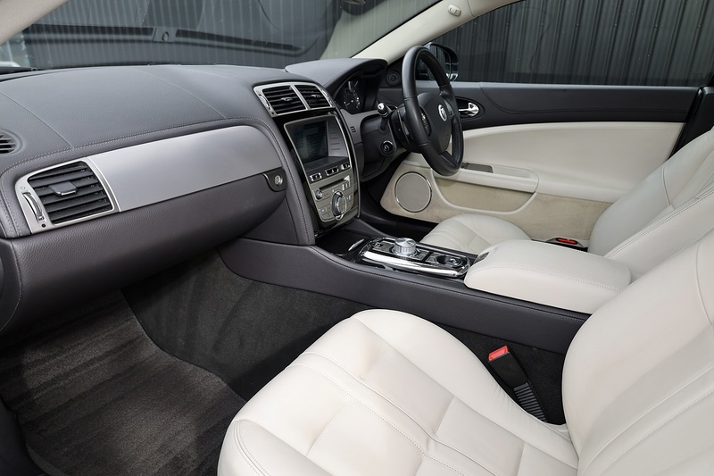 Jaguar XK 5.0 V8 1 Former Keeper + Full Service History + Beautiful Image 2
