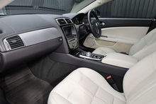 Jaguar XK 5.0 V8 1 Former Keeper + Full Service History + Beautiful - Thumb 2