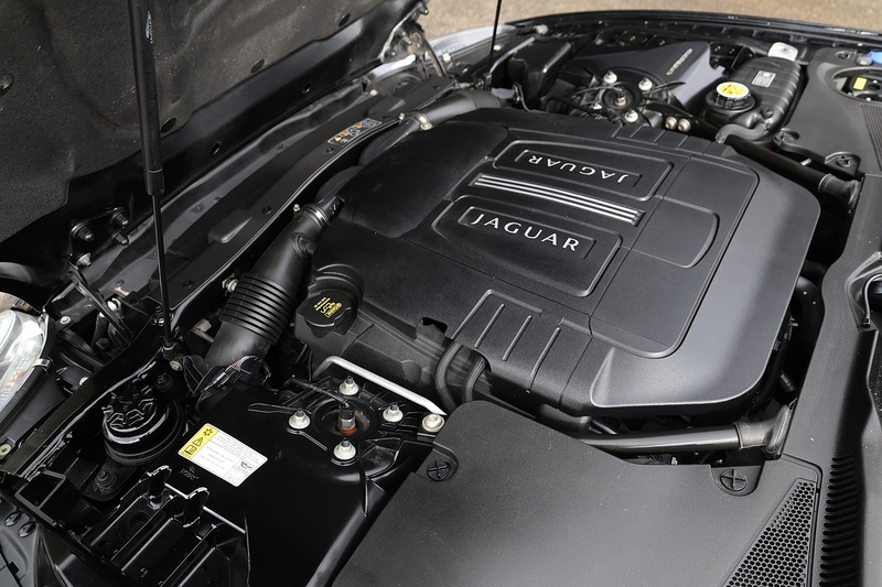 Jaguar XK 5.0 V8 1 Former Keeper + Full Service History + Beautiful Image 36