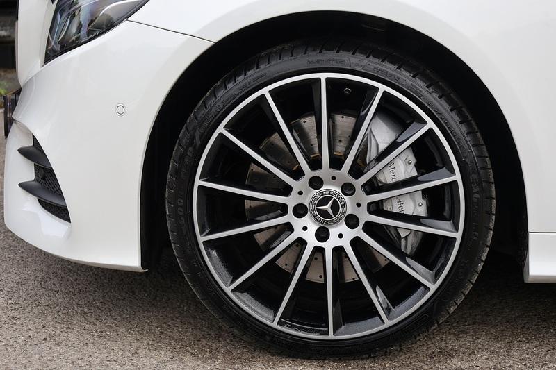 Mercedes-Benz E400d AMG Line Prem+ 1 Former Keeper + Night Pack + 360 Camerasa Image 27