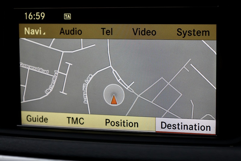 Mercedes-Benz E200 CGI Avantgarde Designo 1 Former Keeper + Designo Specification + £13k Cost Options Image 14
