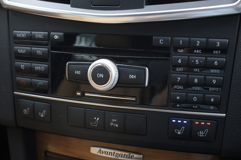 Mercedes-Benz E200 CGI Avantgarde Designo 1 Former Keeper + Designo Specification + £13k Cost Options Image 15