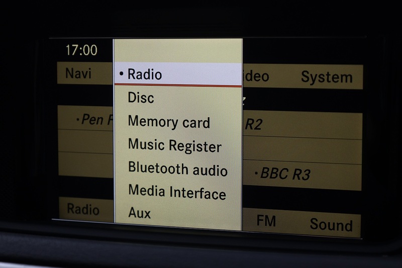 Mercedes-Benz E200 CGI Avantgarde Designo 1 Former Keeper + Designo Specification + £13k Cost Options Image 17