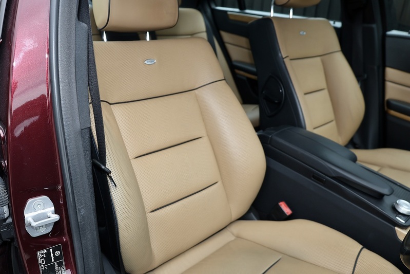 Mercedes-Benz E200 CGI Avantgarde Designo 1 Former Keeper + Designo Specification + £13k Cost Options Image 13