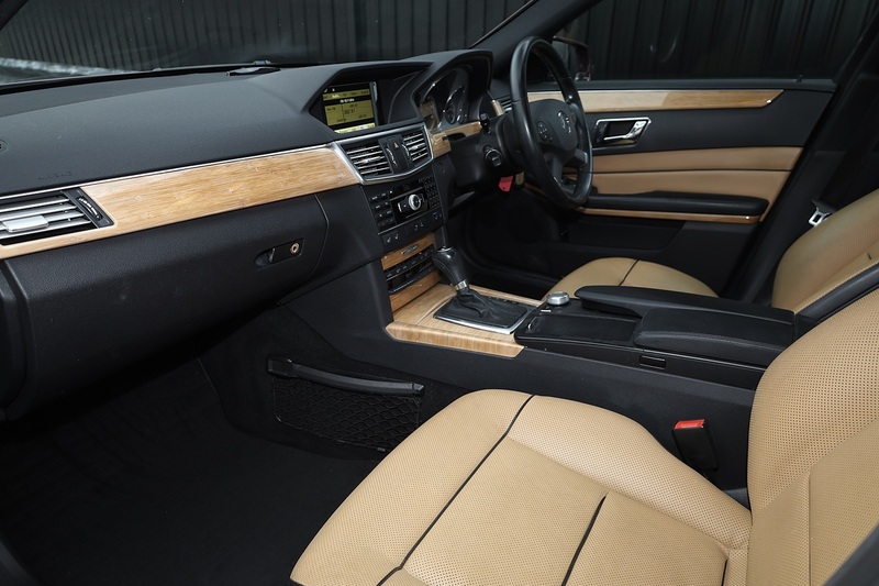 Mercedes-Benz E200 CGI Avantgarde Designo 1 Former Keeper + Designo Specification + £13k Cost Options Image 2