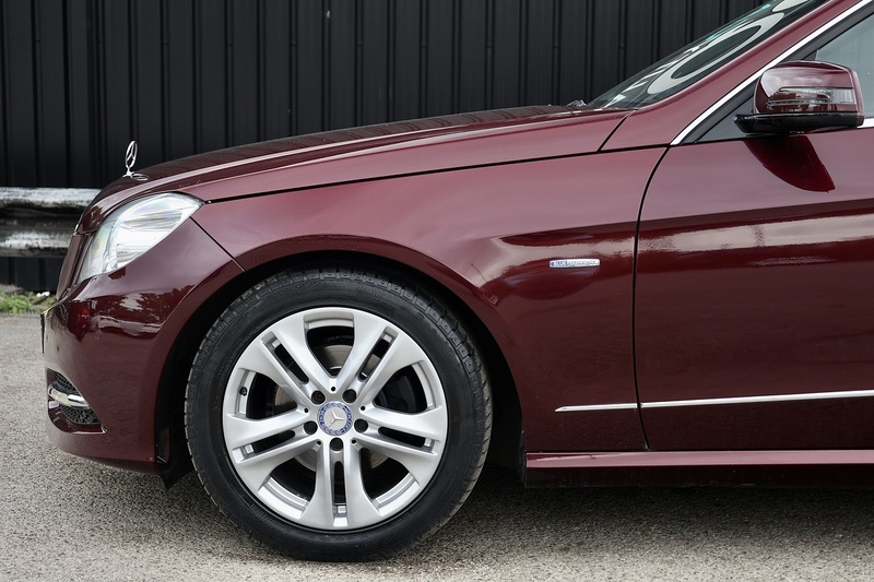 Mercedes-Benz E200 CGI Avantgarde Designo 1 Former Keeper + Designo Specification + £13k Cost Options Image 24