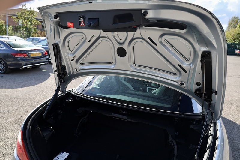 Mercedes-Benz SLK 250 CDI Pano Roof + AirScarf + Heated Seats + Just Serviced by MB Image 13