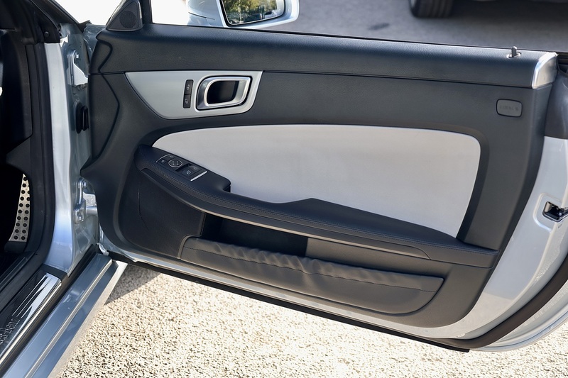 Mercedes-Benz SLK 250 CDI Pano Roof + AirScarf + Heated Seats + Just Serviced by MB Image 22