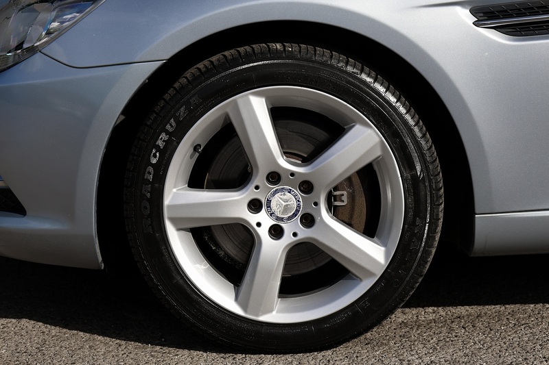 Mercedes-Benz SLK 250 CDI Pano Roof + AirScarf + Heated Seats + Just Serviced by MB Image 30