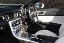 Mercedes-Benz SLK 250 CDI Pano Roof + AirScarf + Heated Seats + Just Serviced by MB - Thumb 8