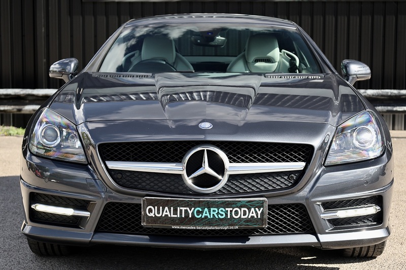 Mercedes-Benz SLK 200 AMG Sport 2 Former Keepers + 12 Services + AirScarf + Sat Nav Image 3