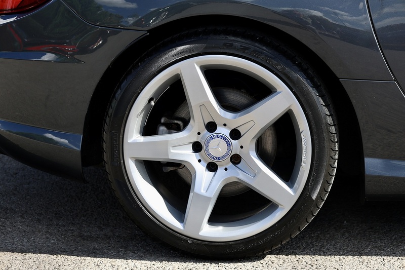 Mercedes-Benz SLK 200 AMG Sport 2 Former Keepers + 12 Services + AirScarf + Sat Nav Image 34
