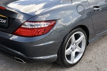 Mercedes-Benz SLK 200 AMG Sport 2 Former Keepers + 12 Services + AirScarf + Sat Nav - Thumb 20
