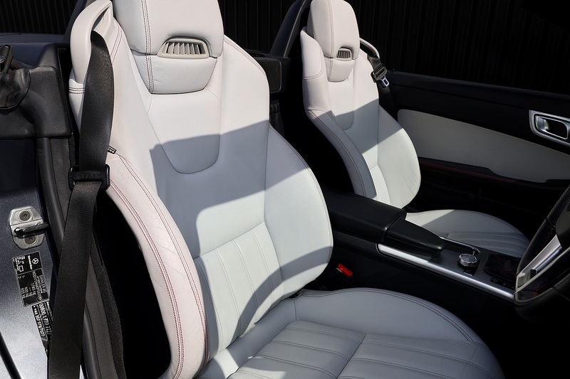 Mercedes-Benz SLK 200 AMG Sport 2 Former Keepers + 12 Services + AirScarf + Sat Nav Image 10