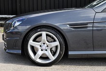 Mercedes-Benz SLK 200 AMG Sport 2 Former Keepers + 12 Services + AirScarf + Sat Nav - Thumb 30