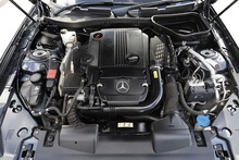 Mercedes-Benz SLK 200 AMG Sport 2 Former Keepers + 12 Services + AirScarf + Sat Nav - Thumb 37