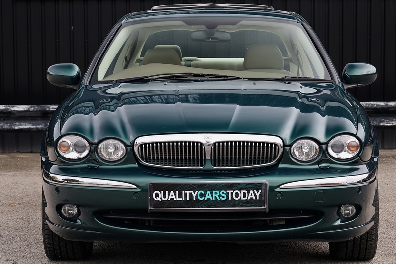 Jaguar X-Type 2.5 V6 AWD X -Type 2.5 V6 AWD 2.5 4dr Saloon Automatic Petrol Image 3