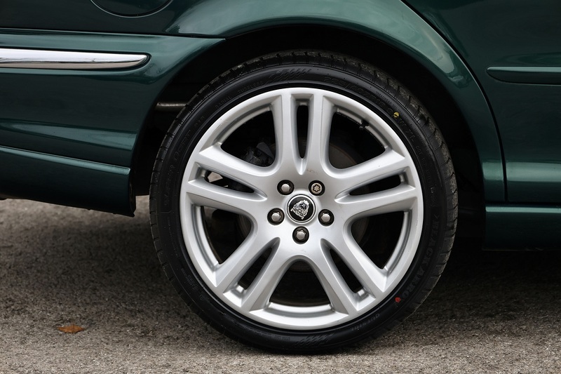 Jaguar X-Type 2.5 V6 AWD X -Type 2.5 V6 AWD 2.5 4dr Saloon Automatic Petrol Image 36