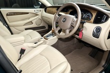 Jaguar X-Type 2.5 V6 AWD X -Type 2.5 V6 AWD 2.5 4dr Saloon Automatic Petrol - Thumb 6