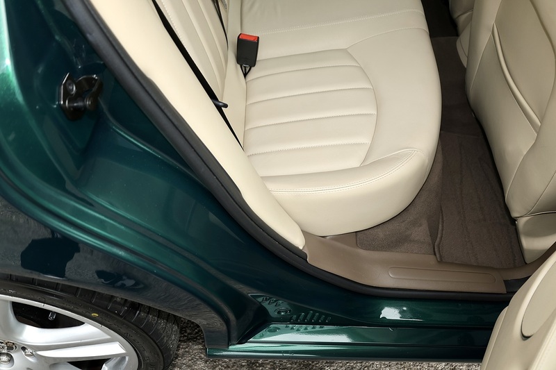 Jaguar X-Type 2.5 V6 AWD X -Type 2.5 V6 AWD 2.5 4dr Saloon Automatic Petrol Image 19