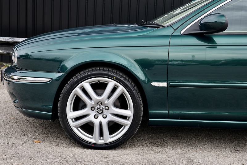 Jaguar X-Type 2.5 V6 AWD X -Type 2.5 V6 AWD 2.5 4dr Saloon Automatic Petrol Image 33