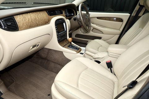 X -Type 2.5 V6 AWD 2.5 4dr Saloon Automatic Petrol