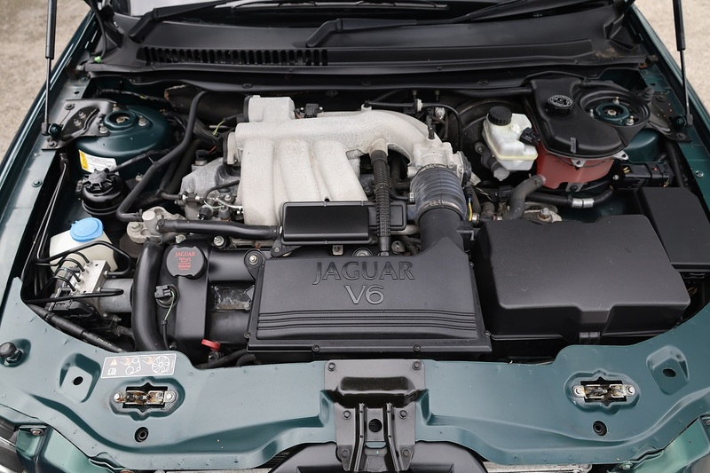 Jaguar X-Type 2.5 V6 AWD X -Type 2.5 V6 AWD 2.5 4dr Saloon Automatic Petrol Image 42