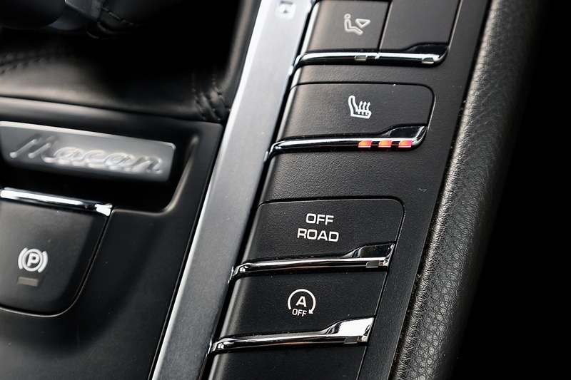 Porsche Macan S 1 Former Keeper + £12k Options Image 15