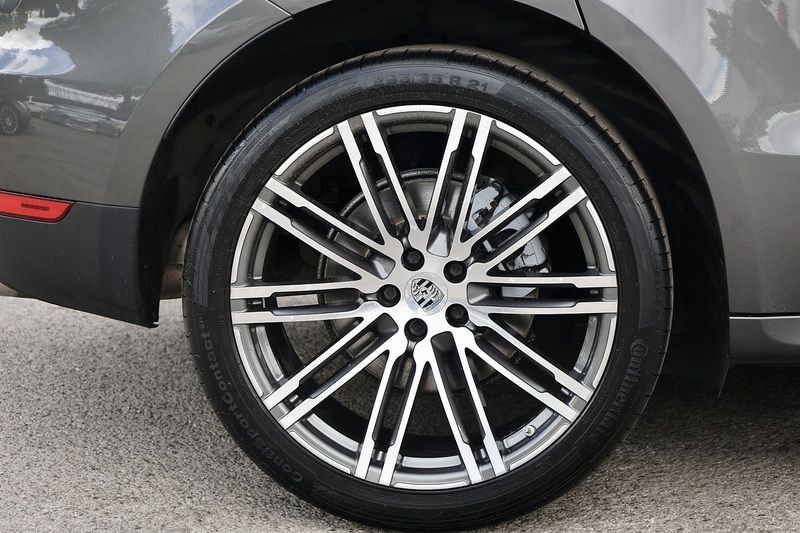 Porsche Macan S 1 Former Keeper + £12k Options Image 39