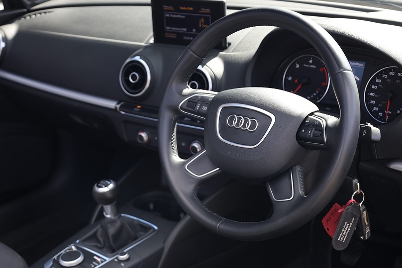 Audi A3 1.6 TDI SE Convertible 1 Former Keeper + Full History + ULEZ Compliant + £20 per year road tax Image 18