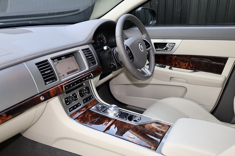Jaguar XF Premium Luxury Just 23k Miles + Rare Caviar Red + Exceptional Image 9