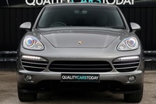 Porsche Cayenne D 2 Former Keepers + 9 Services + £9k Cost Options - Thumb 3