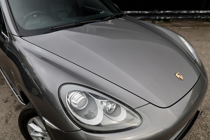 Porsche Cayenne D 2 Former Keepers + 9 Services + £9k Cost Options Image 4