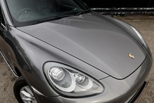 Porsche Cayenne D 2 Former Keepers + 9 Services + £9k Cost Options - Thumb 4