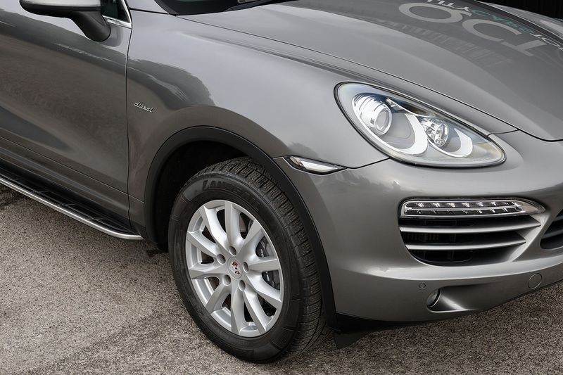 Porsche Cayenne D 2 Former Keepers + 9 Services + £9k Cost Options Image 15