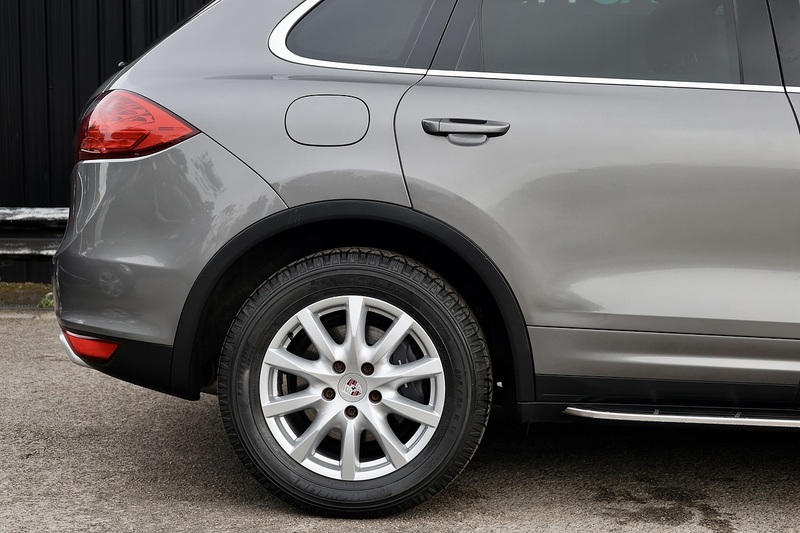 Porsche Cayenne D 2 Former Keepers + 9 Services + £9k Cost Options Image 13