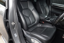 Porsche Cayenne D 2 Former Keepers + 9 Services + £9k Cost Options - Thumb 10