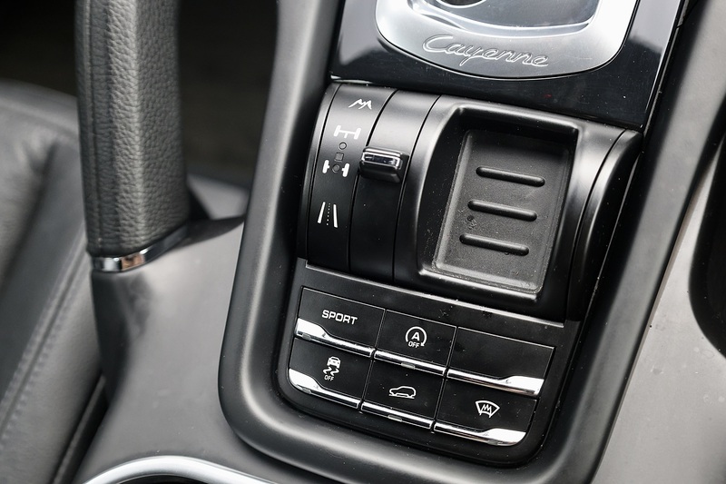 Porsche Cayenne D 2 Former Keepers + 9 Services + £9k Cost Options Image 22