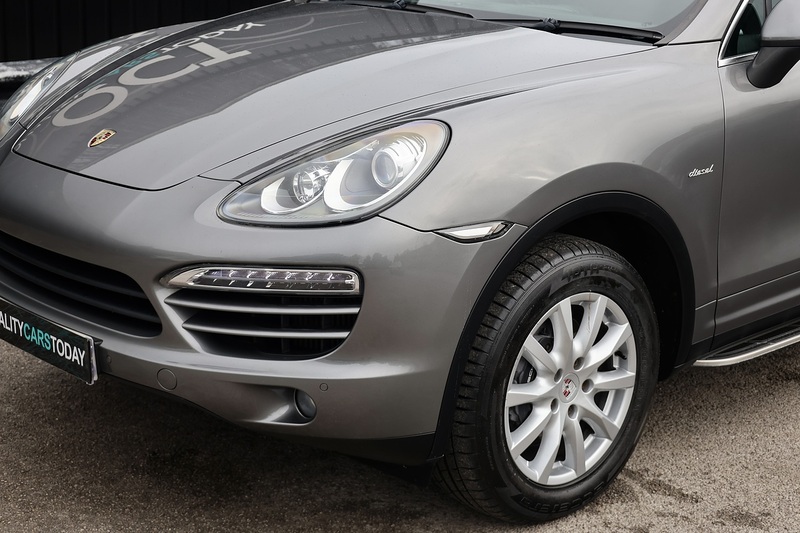 Porsche Cayenne D 2 Former Keepers + 9 Services + £9k Cost Options Image 28