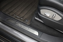 Porsche Cayenne D 2 Former Keepers + 9 Services + £9k Cost Options - Thumb 18