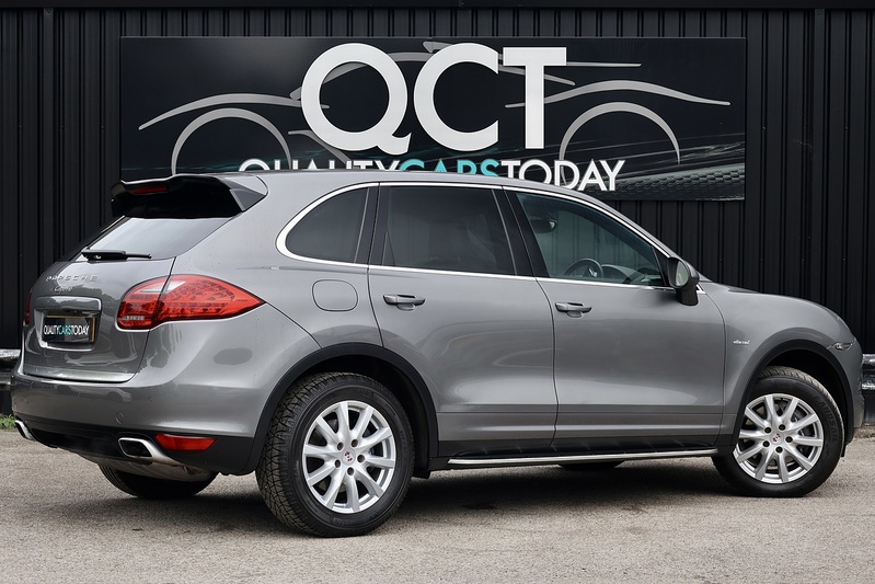 Porsche Cayenne D 2 Former Keepers + 9 Services + £9k Cost Options Image 9