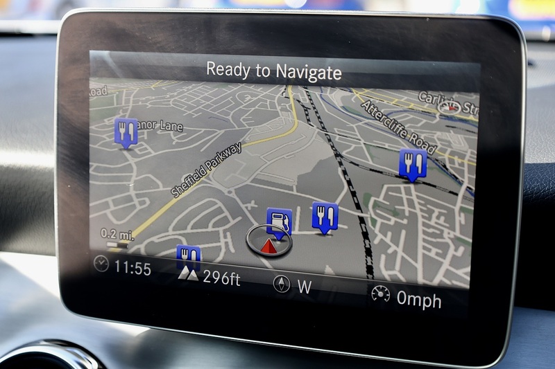 Mercedes-Benz GLA 220d AMG Line Prem+ 2 Former Keepers + Mercedes Main Dealer History + Pano Roof Image 15