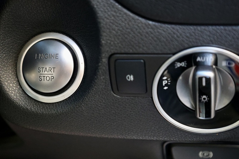 Mercedes-Benz GLA 220d AMG Line Prem+ 2 Former Keepers + Mercedes Main Dealer History + Pano Roof Image 38