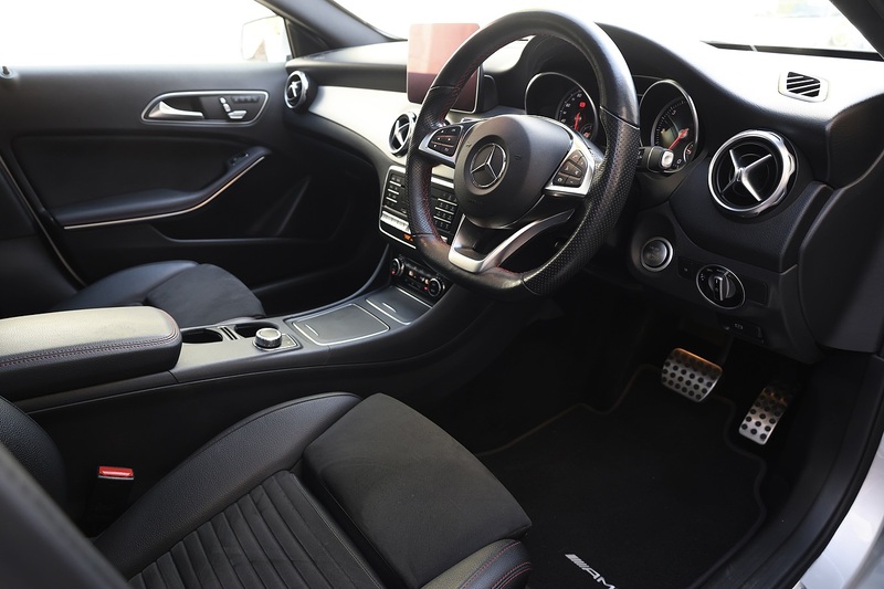 Mercedes-Benz GLA 220d AMG Line Prem+ 2 Former Keepers + Mercedes Main Dealer History + Pano Roof Image 9