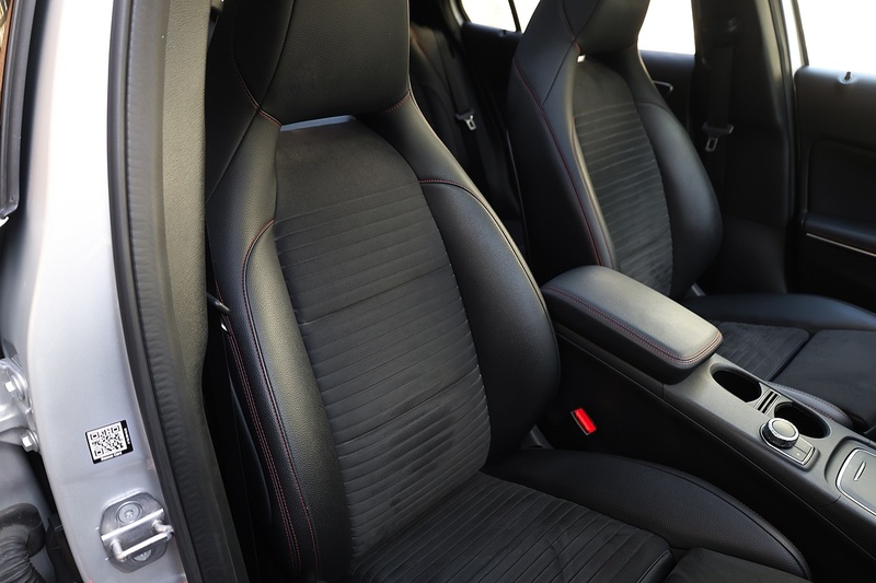 Mercedes-Benz GLA 220d AMG Line Prem+ 2 Former Keepers + Mercedes Main Dealer History + Pano Roof Image 12