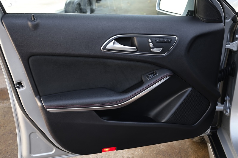 Mercedes-Benz GLA 220d AMG Line Prem+ 2 Former Keepers + Mercedes Main Dealer History + Pano Roof Image 43