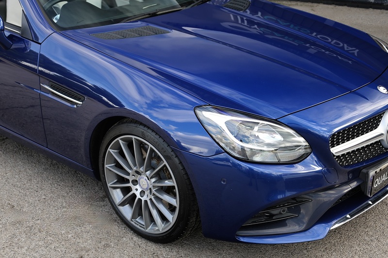 Mercedes-Benz SLC 250d AMG Line 1 Former Keeper + Pano Roof + AirScarf + Heated Seats Image 26