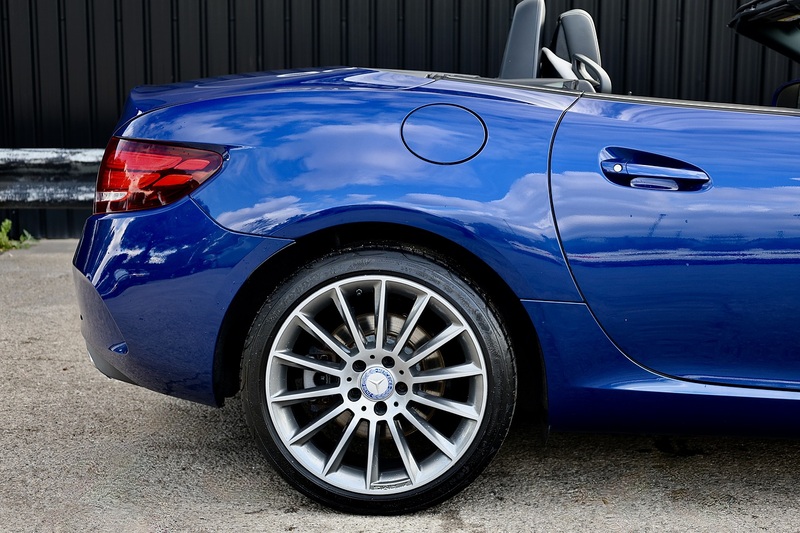 Mercedes-Benz SLC 250d AMG Line 1 Former Keeper + Pano Roof + AirScarf + Heated Seats Image 24