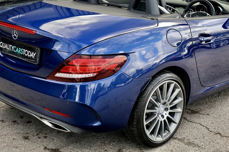 Mercedes-Benz SLC 250d AMG Line 1 Former Keeper + Pano Roof + AirScarf + Heated Seats Image 23